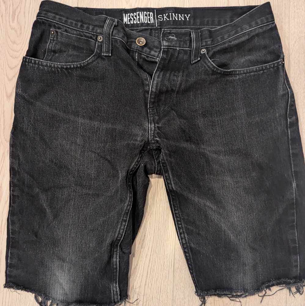 Freeworld Messenger Skinny Cut Off Shorts Size 32